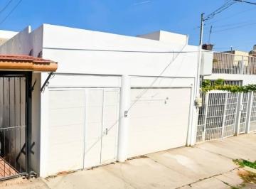 Casa · 100m² · 4 Recámaras · 2 Estacionamientos · Casa en Renta, San Agustín, Tlajomulco de Zuñiga