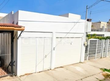 Casa · 100m² · 4 Recámaras · 2 Estacionamientos · Casa en Renta, San Agustín, Tlajomulco de Zuñiga