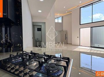 2bdea3080b02b0b581faf6b5e460b9b59486cfd729daaad510d97b6eed0add6f · Casa en en Esquina a La Venta, Col. Guadalupe Victoria, Xalapa