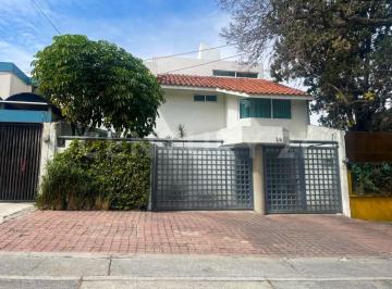 Casa · 305m² · 3 Recámaras · 2 Estacionamientos · Renta Casa Ciudad Satelite 11382