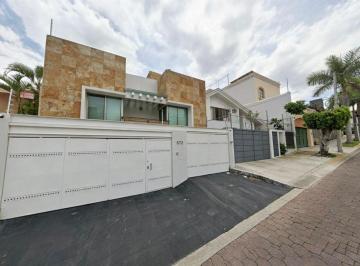 Casa de 4 habitaciones, Guadalajara · Orquídea 572, Col. Monraz, 44678 Guadalajara, Jalisco