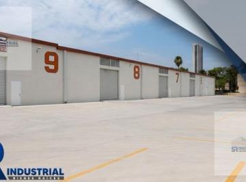 Bodega comercial · 1400m² · 8 Estacionamientos · Bodega Comercial en Renta en Centro de Monterrey