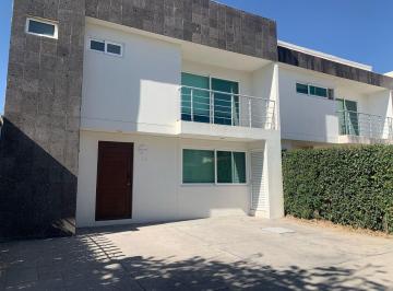 Casa · 140m² · 3 Recámaras · 2 Estacionamientos · Casa Amueblada en Renta Natura Residencial León Guanajuato