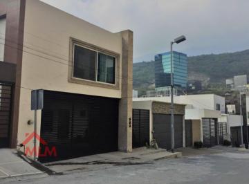 Casa · 240m² · 3 Recámaras · 2 Estacionamientos · Casa en Venta, Residencial Dinastía, Monterrey Nl