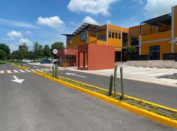 Local comercial , Querétaro · Local en Renta en El Refugio, Qro