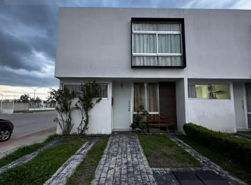 Casa · 179m² · 3 Recámaras · 2 Estacionamientos · Casa - Los Angeles