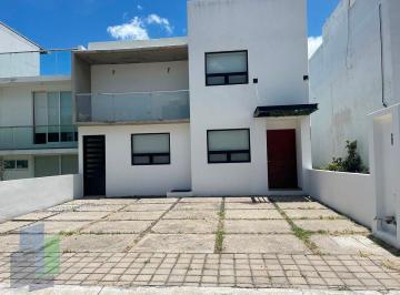 6d124389df7aad30a5b4d0d4587989d1057ad5a8c68b268dd01bd5529a2021bd · Espaciosa Casa en Venta o Renta de 3 Recámaras Preserve Bio.