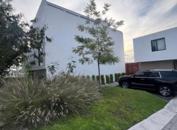 Casa en condominio de 4 habitaciones, Querétaro · Casa en Venta en Juriquilla | 4 Recamaras + Terraza + Amenidades + Jardin