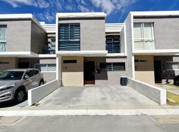 Casa de 3 habitaciones, Zapopan · Casa en Renta en El Fortín
