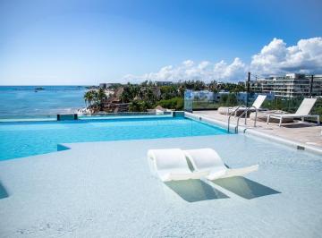Departamento de 2 habitaciones, Solidaridad · Departamento Frente Al Mar de 2 Recámaras y 2 Baños en Playa del Carmen