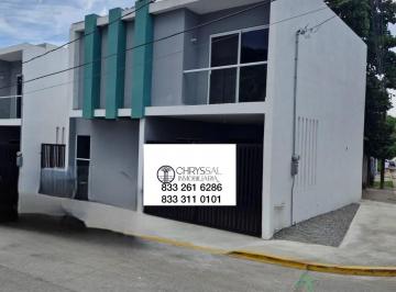 Casa · 100m² · 3 Recámaras · 1 Estacionamiento · Casa - Lomas de Montealto