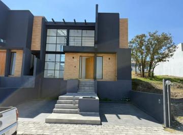 1 · Casa en Venta en Puebla Haras del Bosque 1 Recamara Gran Jardín Town House en Privada Cerrada
