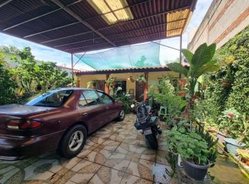 Casa de 2 habitaciones, Coatepec · Casa en Venta en Coatepec | 680 m² de Terreno, Jardín y 2 Recámaras