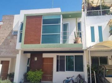 Casa · 124m² · 3 Recámaras · 2 Estacionamientos · Casa en Venta en Fraccionamiento Real de Valdepeñas