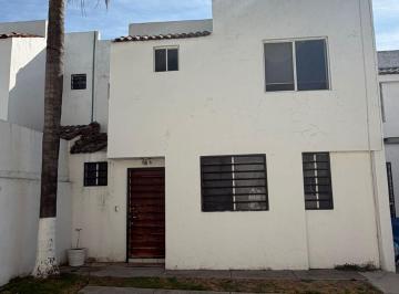 Casa de 3 habitaciones, Tlajomulco de Zúñiga · Amplia Casa en Venta, Coto Cerrado Fraccionamiento Tranquilo