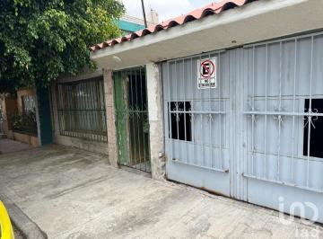 Casa · 112m² · 3 Recámaras · 1 Estacionamiento · Venta de Casa en Ciudad Azteca Primera Seccion
