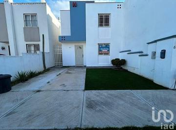 Casa · 117m² · 3 Recámaras · 2 Estacionamientos · Renta Casa Amueblada, Las Lomas