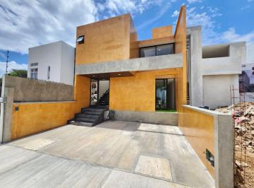 Casa de 3 habitaciones, Coatepec · Casa en Venta en El Grande, Coatepec | 3 Recámaras, Jardín Interior y Zona Residencial