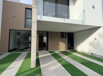 Casa · 186m² · 3 Recámaras · 2 Estacionamientos · Casa en Renta Nueva en Lomas de Angelopolis