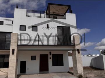Casa en condominio de 4 habitaciones, Querétaro · Casa en Calle Paos de Los Toros #1461, Qro.