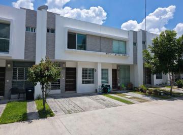 Casa de 2 habitaciones, Zapopan · Casa en Renta en Coto Firenze, Natura Bosque Residencial