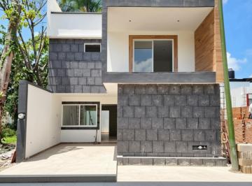 Casa de 3 habitaciones, Coatepec · Casa en Venta en Coatepec | Elegante Cocina de Cedro, Roof Garden Equipado y Recamara en Planta Baja