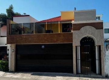 Casa · 143m² · 3 Recámaras · 2 Estacionamientos · Casa en Venta en La Tampiquera