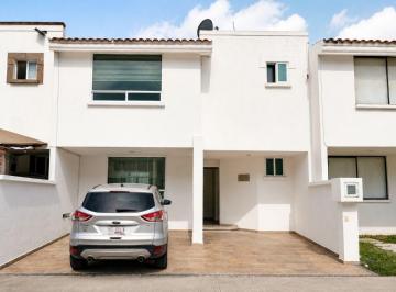 Casa de 3 habitaciones, San Pedro Cholula · Venta Casa La Carcaña San Pedro Cholula, Puebla - 160 m² de Terreno, 3 Recámaras y Gran Ubicación