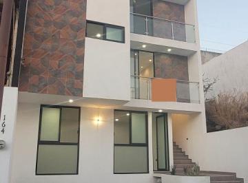 Casa de 3 habitaciones, León · Venta de Impactante Casa Nueva en Leon Gto