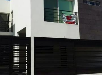 1 · Casa en Venta Cumbres Elite