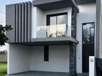 Casa · 206m² · 3 Recámaras · 2 Estacionamientos · Casa en Venta El Mayorazgo León, Guanajuato