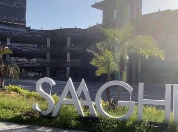 Local en centro comercial , San Pedro Garza García · Renta Local Plaza Saaghi en Esquina 102 m²