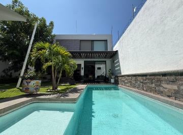 Casa de 3 habitaciones, Cuernavaca · Casa con Alberca Dentro de Privada Tlaltenango, Cuernavaca