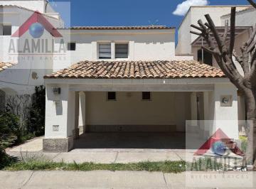 Casa · 240m² · 3 Recámaras · 2 Estacionamientos · Punta del Este Casa en Renta