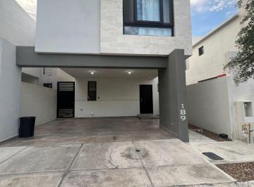 Casa de 3 habitaciones, Saltillo · Casa Amueblada en Renta de Dos Pisos en Fraccionamiento Privado