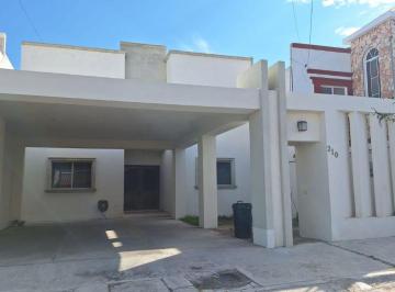 Casa de 3 habitaciones, Saltillo · Se Renta Casa en Portal de Aragón Sur