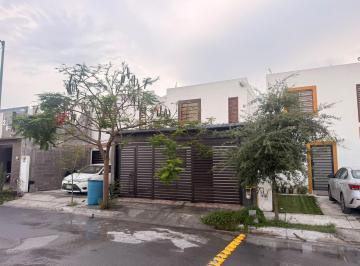 Casa · 85m² · 3 Recámaras · 2 Estacionamientos · Casa en Privada Dominio