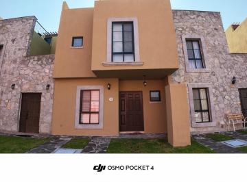 Casa · 180m² · 3 Recámaras · 2 Estacionamientos · Casa de 180 m² con 3 Recámaras en Renta en Zirándaro