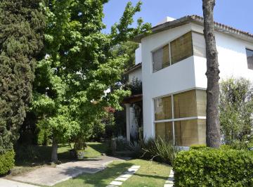 Casa de 3 habitaciones, Alvaro Obregón · Casa en Renta/venta Junto a Santa Fe | en Privada con Seguridad, Alberca y Jardi