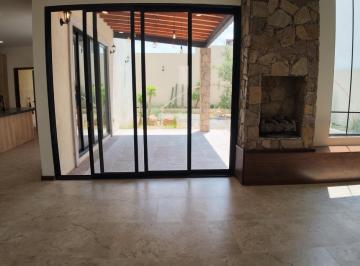 Casa · 377m² · 4 Recámaras · 2 Estacionamientos · Casa - Malaquin La Mesa