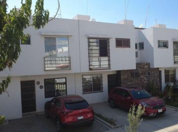 Casa de 3 habitaciones, León · Casa en Renta Amueblada en Léon Guanajuato Zona Cerca del Hospital de Alta Especialidad y Regional