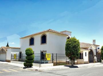 Casa · 846m² · 4 Recámaras · 4 Estacionamientos · Casa en Venta Los Pinos Al Norte Saltillo