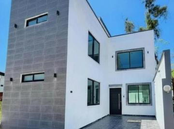 Casa de 3 habitaciones, Coatepec · Casa en Fracc. San Miguel, Coatepec | Recamara en Planta Baja, Cisterna en $2,900,000