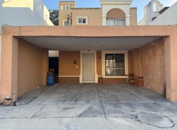 Casa · 90m² · 3 Recámaras · 2 Estacionamientos · Casa en Renta Puerta del Norte Residencial, Escobedo