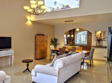 Casa de 3 habitaciones, Querétaro · Milenio Lll Casa en Venta 3 Rec 3 Est 4 Baños Terraza Balcón 1 Depto Bodega Ideal Adultos Mayores
