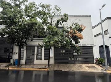 Casa · 240m² · 3 Recámaras · 2 Estacionamientos · Casa en Venta en Dinastía, Monterrey Nl