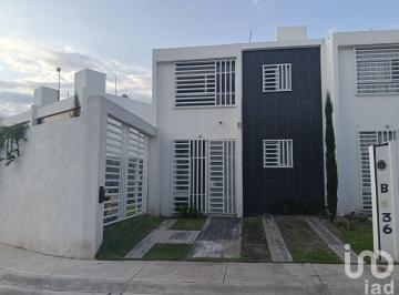 Casa · 79m² · 2 Recámaras · 2 Estacionamientos · Casa en Venta Villalba II Condominio Cigales 2 en Corregidora Queretaro