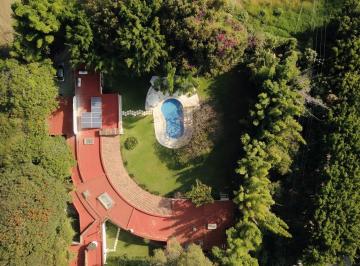 Casa · 700m² · 5 Recámaras · 5 Estacionamientos · Una Joya en Cuernavaca! Hermosa Residencia en Renta!
