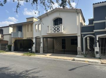 Casa · 3 Recámaras · 2 Estacionamientos · Casa en Cerradas de Anahuac Sector Premier