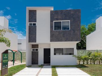 Casa · 118m² · 3 Recámaras · 2 Estacionamientos · Casa con Jardin en Residencial Privado en Venta Playa del Carmen